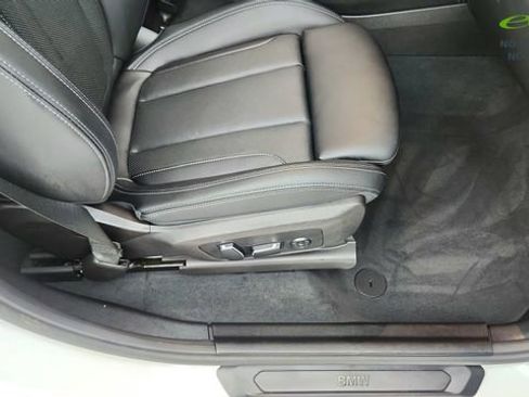 Used 2025 BMW X4 xDrive30i AWD/4WD image 23