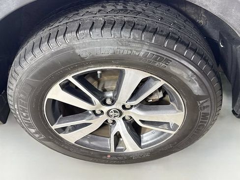 Used 2018 Toyota RAV4 XLE w/ Plus Extra Value Package AWD/4WD image 32