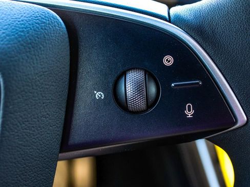 Used 2026 Tesla Model Y AWD image 29