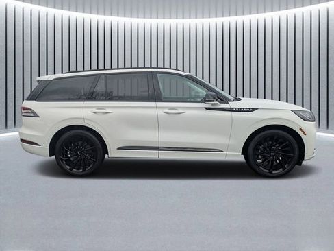 New 2026 Lincoln Aviator Reserve image 2
