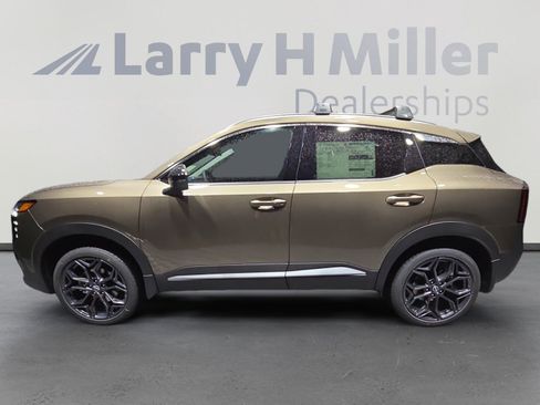 New 2026 Nissan Kicks SR FWD image 2