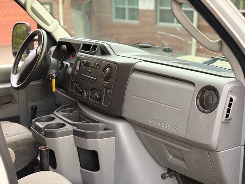 Used 2012 Ford E-150 and Econoline 150 RWD image 30