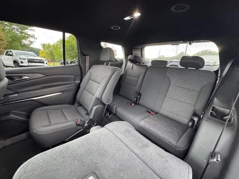 Used 2026 Chevrolet Traverse LT w/ Driver Confidence Package FWD image 13