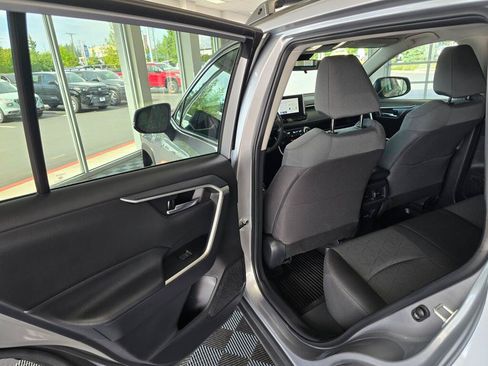 Used 2024 Toyota RAV4 XLE AWD/4WD image 35