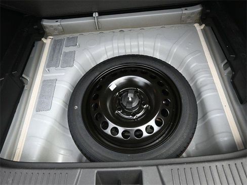 Certified 2025 Chevrolet Trax RS w/ Sunroof Package image 13