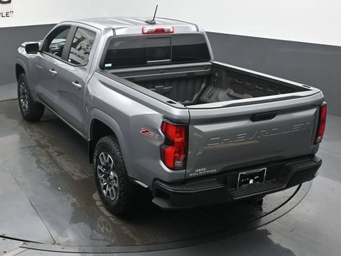 Used 2026 Chevrolet Colorado Z71 w/ Technology Package AWD/4WD image 39