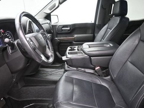 Used 2019 Chevrolet Silverado 1500 LT Trail Boss w/ Convenience Package AWD/4WD image 16