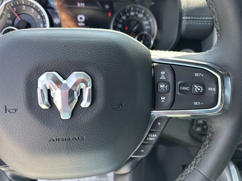 Used 2025 RAM 1500 Laramie AWD/4WD image 26