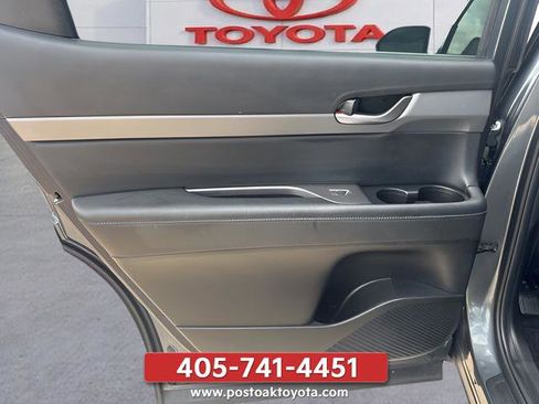 Used 2022 Hyundai Palisade SEL w/ Premium Package FWD image 6
