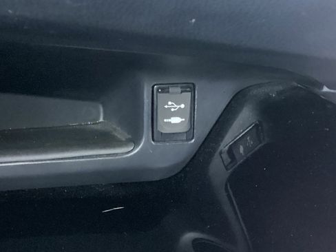 Used 2019 Toyota C-HR XLE FWD image 19