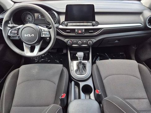 Used 2022 Kia Forte LXS w/ LXS Technology Package FWD image 16