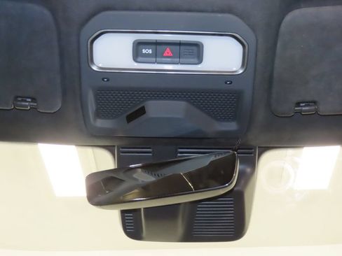 Used 2022 Rivian R1T Adventure AWD/4WD image 23