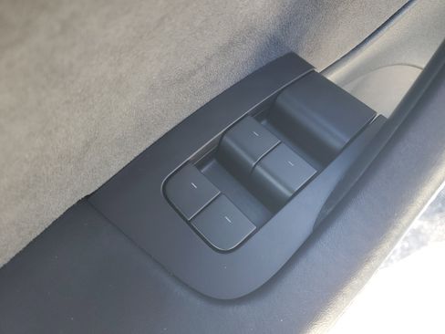 Used 2022 Tesla Model 3 Performance image 12