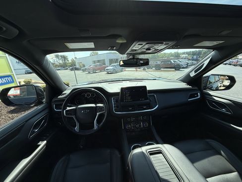 Used 2021 Chevrolet Tahoe Z71 w/ Z71 Signature Package image 19