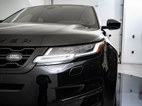 Used 2023 Land Rover Range Rover Evoque R-Dynamic SE image 15