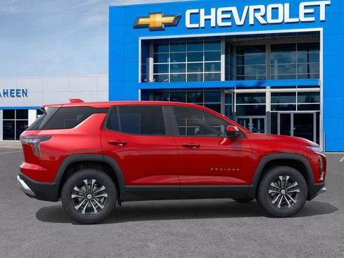 New 2026 Chevrolet Equinox LT w/ Convenience Package II FWD image 5