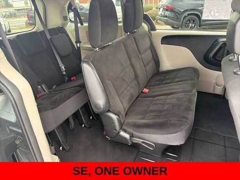 Used 2018 Dodge Grand Caravan SE w/ UConnect Hands-Free Group image 10