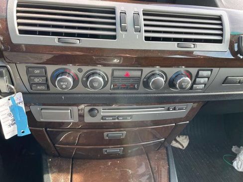 Used 2007 BMW 750Li image 34