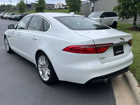 Used 2017 Jaguar XF Prestige RWD image 5