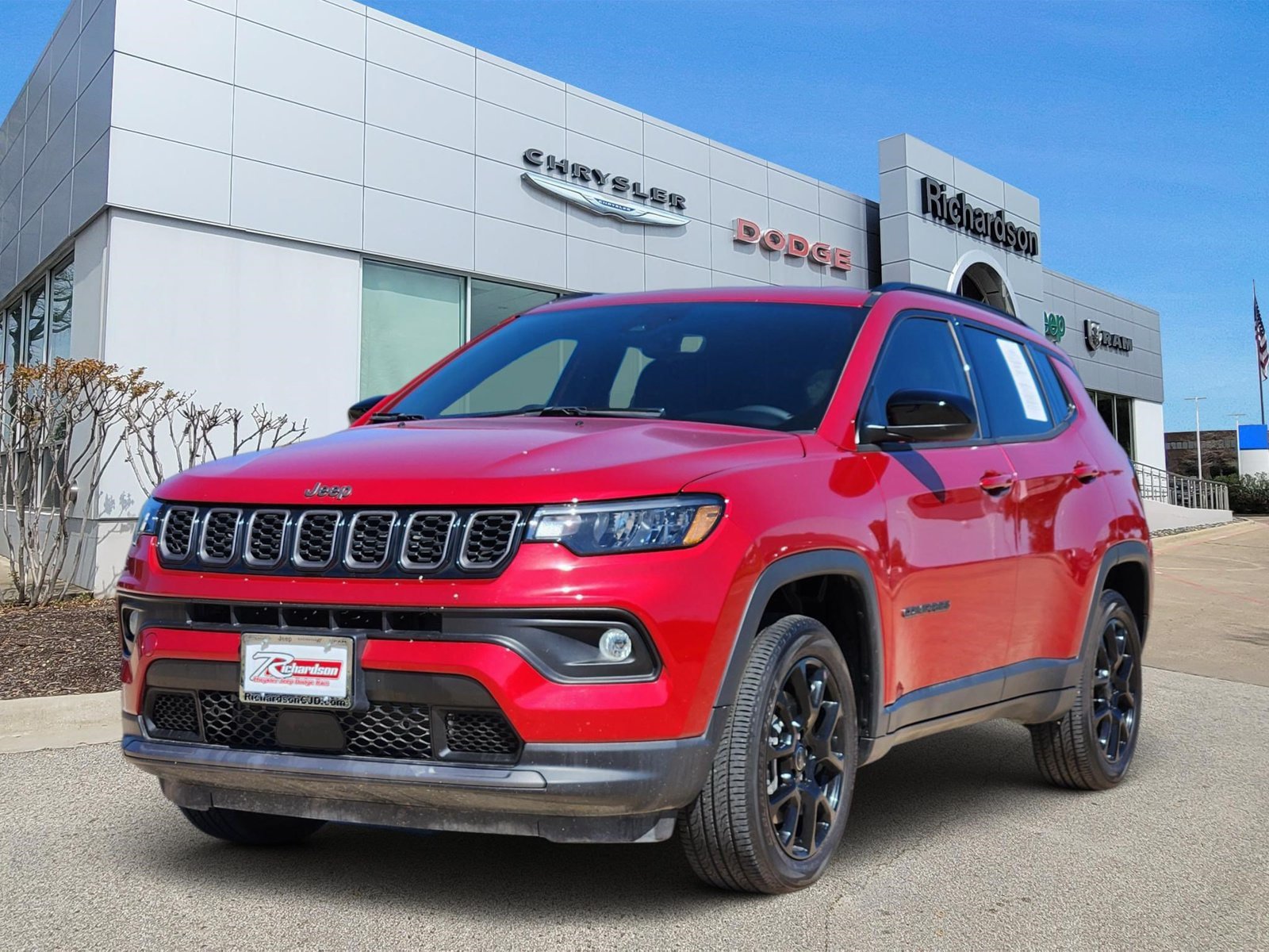 Used 2025 Jeep Compass Latitude w/ Altitude Special Edition AWD/4WD image 2