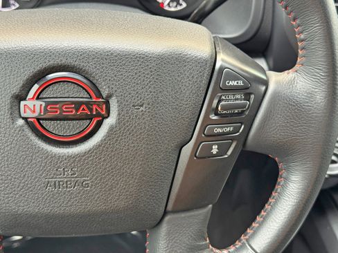 Used 2023 Nissan Titan PRO-4X AWD/4WD image 21
