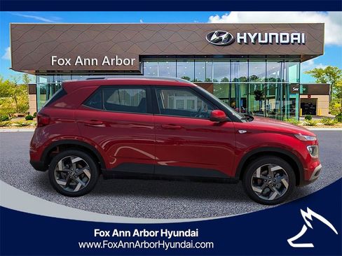 New 2025 Hyundai Venue SEL image 6