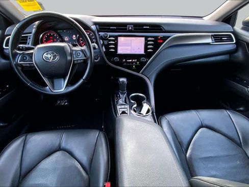 Used 2018 Toyota Camry XSE FWD image 15