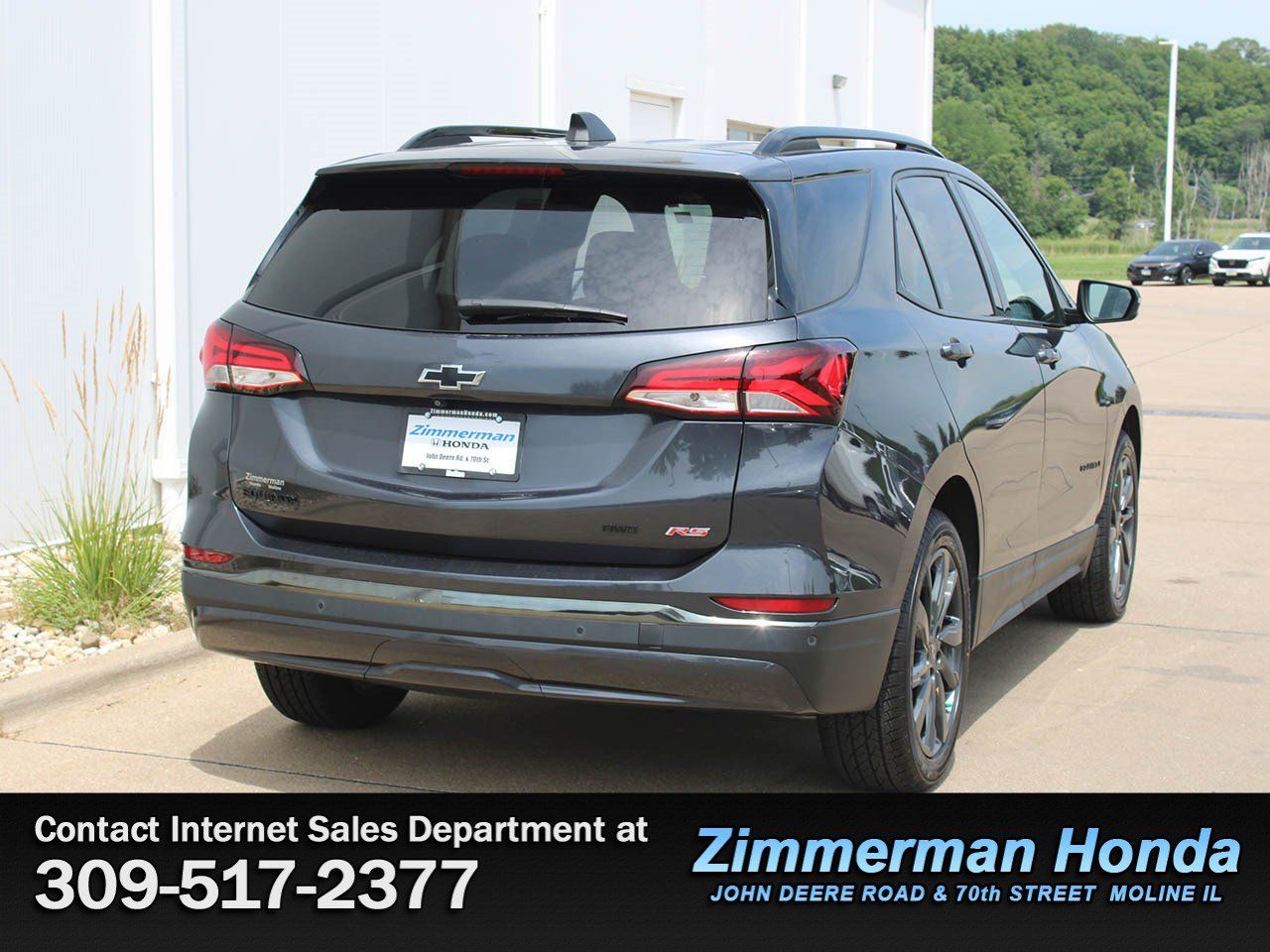 Used 2022 Chevrolet Equinox RS w/ RS Leather Package AWD/4WD image 2