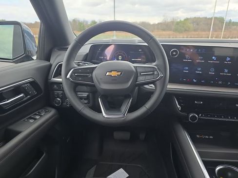 New 2026 Chevrolet Suburban LT image 13