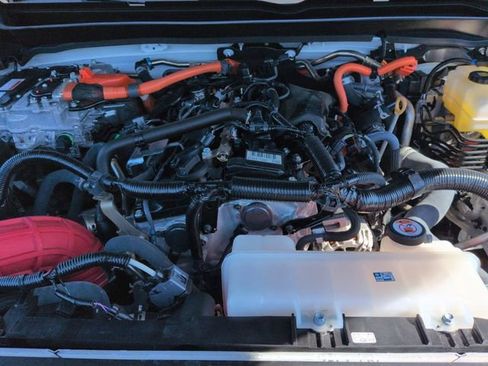 Certified 2025 Toyota Tacoma TRD Pro AWD/4WD image 32