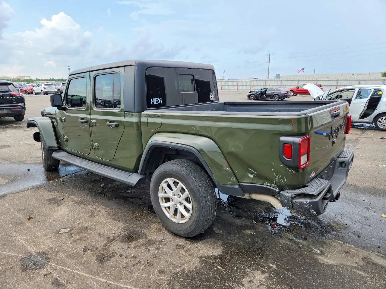 Used 2023 Jeep Gladiator Sport AWD/4WD image 4