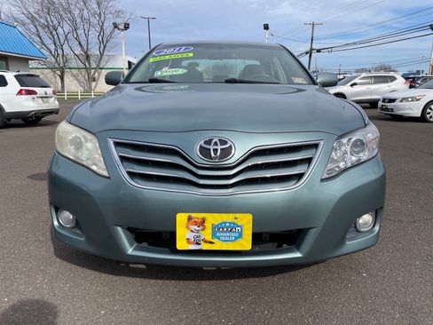 Used 2011 Toyota Camry XLE w/ SE/XLE Extra-Value Pkg image 5