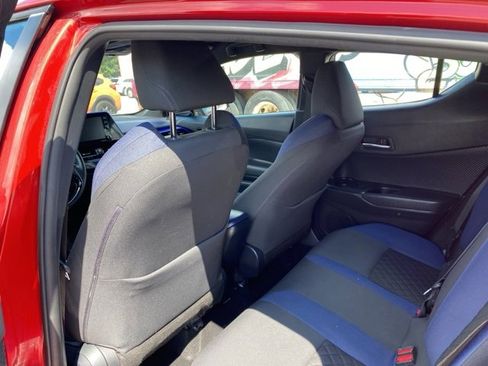 Used 2021 Toyota C-HR XLE image 17