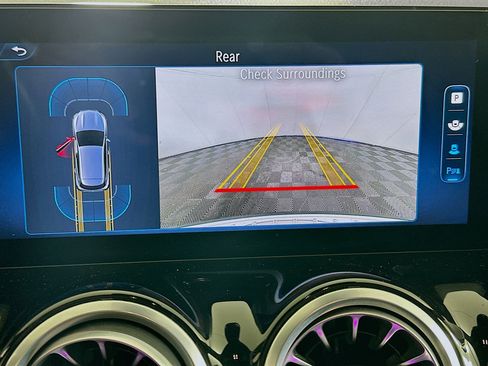 Used 2025 Mercedes-Benz GLA 250 4MATIC image 22