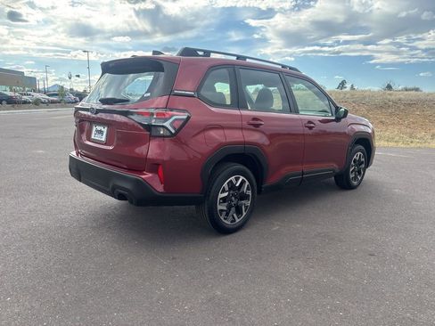 Used 2025 Subaru Forester image 4