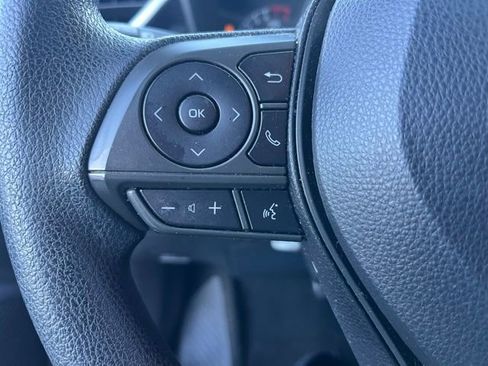 Used 2020 Toyota Corolla LE image 10