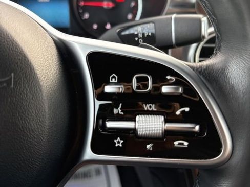 Used 2022 Mercedes-Benz GLC 300 4MATIC image 38