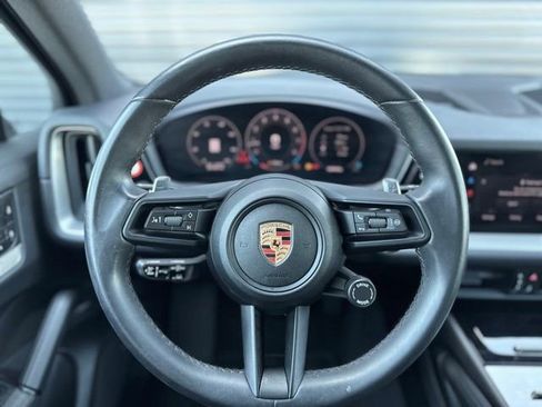 Certified 2024 Porsche Cayenne AWD/4WD image 20