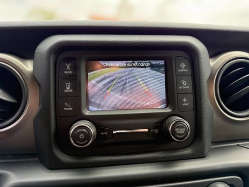 Used 2019 Jeep Wrangler Unlimited Sport S image 20