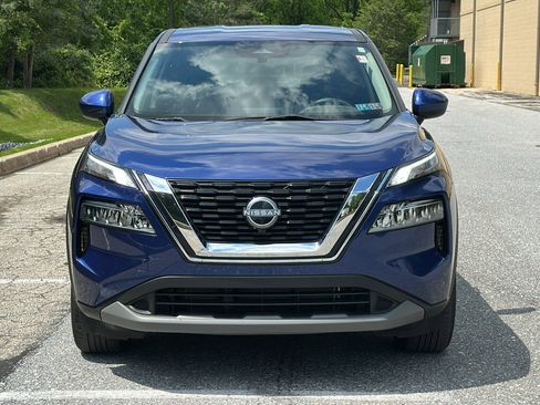 Certified 2023 Nissan Rogue SV image 3