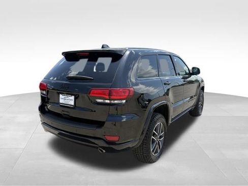 Used 2022 Jeep Grand Cherokee Laredo X AWD/4WD image 2