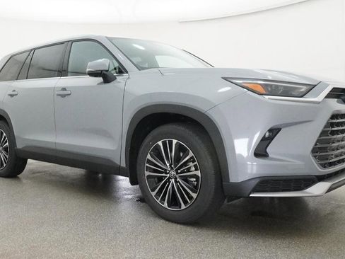 New 2026 Toyota Grand Highlander AWD Hybrid image 17