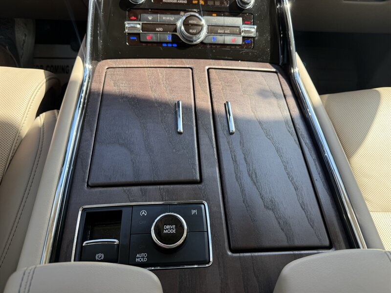 Used 2024 Lincoln Navigator Reserve AWD/4WD image 19