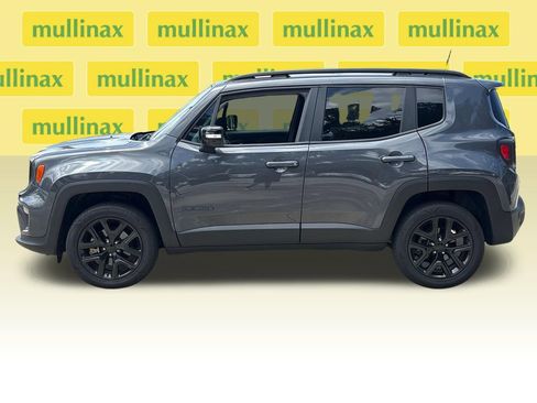 Used 2023 Jeep Renegade Altitude w/ Sun/Sound Group AWD/4WD image 10