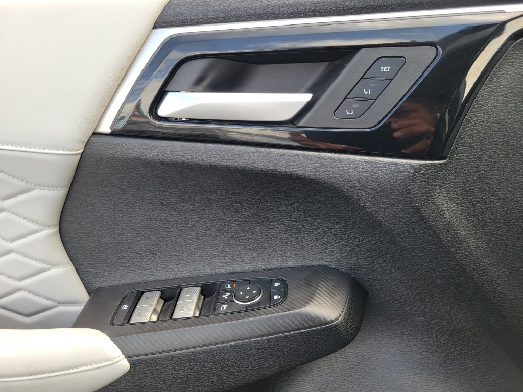 Used 2025 Mitsubishi Outlander SEL AWD/4WD image 16