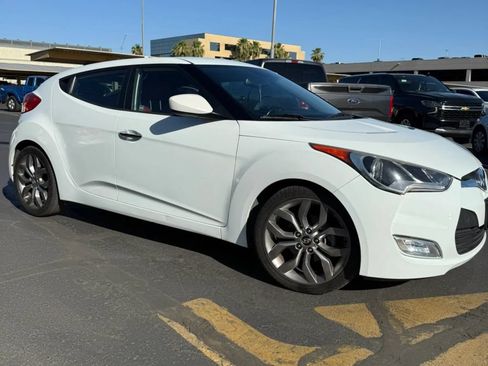 Used 2015 Hyundai Veloster RE:FLEX Edition FWD image 1