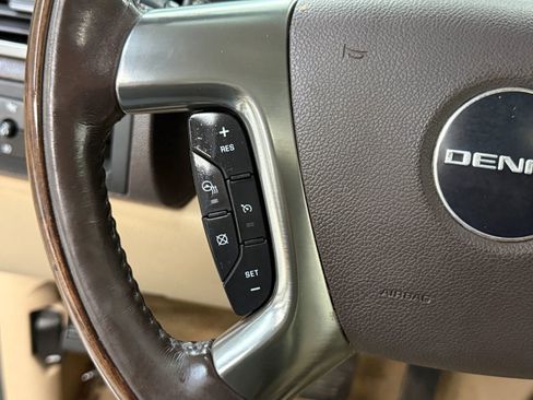 Used 2007 GMC Yukon XL Denali image 32