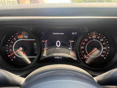 Used 2024 Jeep Wrangler Unlimited Rubicon 392 AWD/4WD image 15