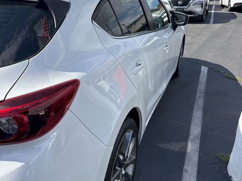 Used 2018 MAZDA MAZDA3 Grand Touring w/ Premium Equipment Package image 5