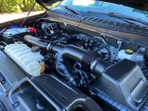 Used 2024 Ford Expedition Limited image 16